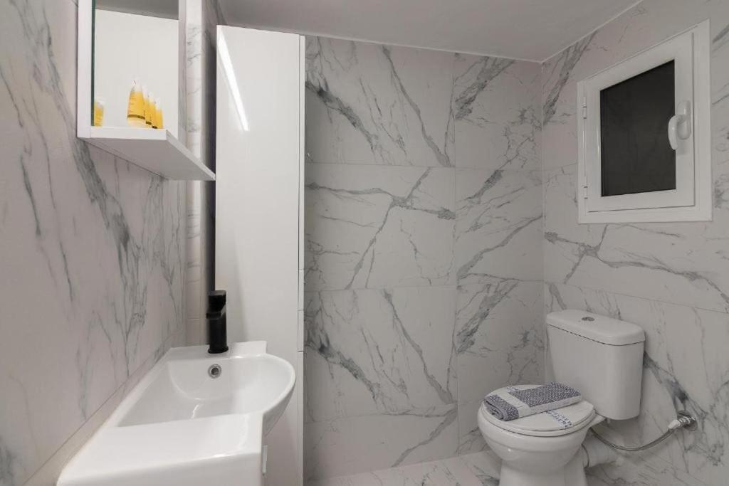 Fully Renovated 1 Bedroom Condo Athen Eksteriør billede